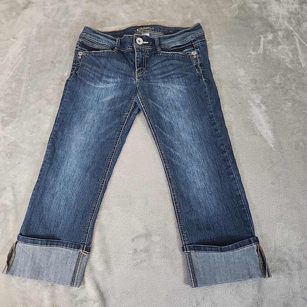 Candies Capri Jeans Womens 9 Blue Denim Shorts Distressed Cuffed Casual